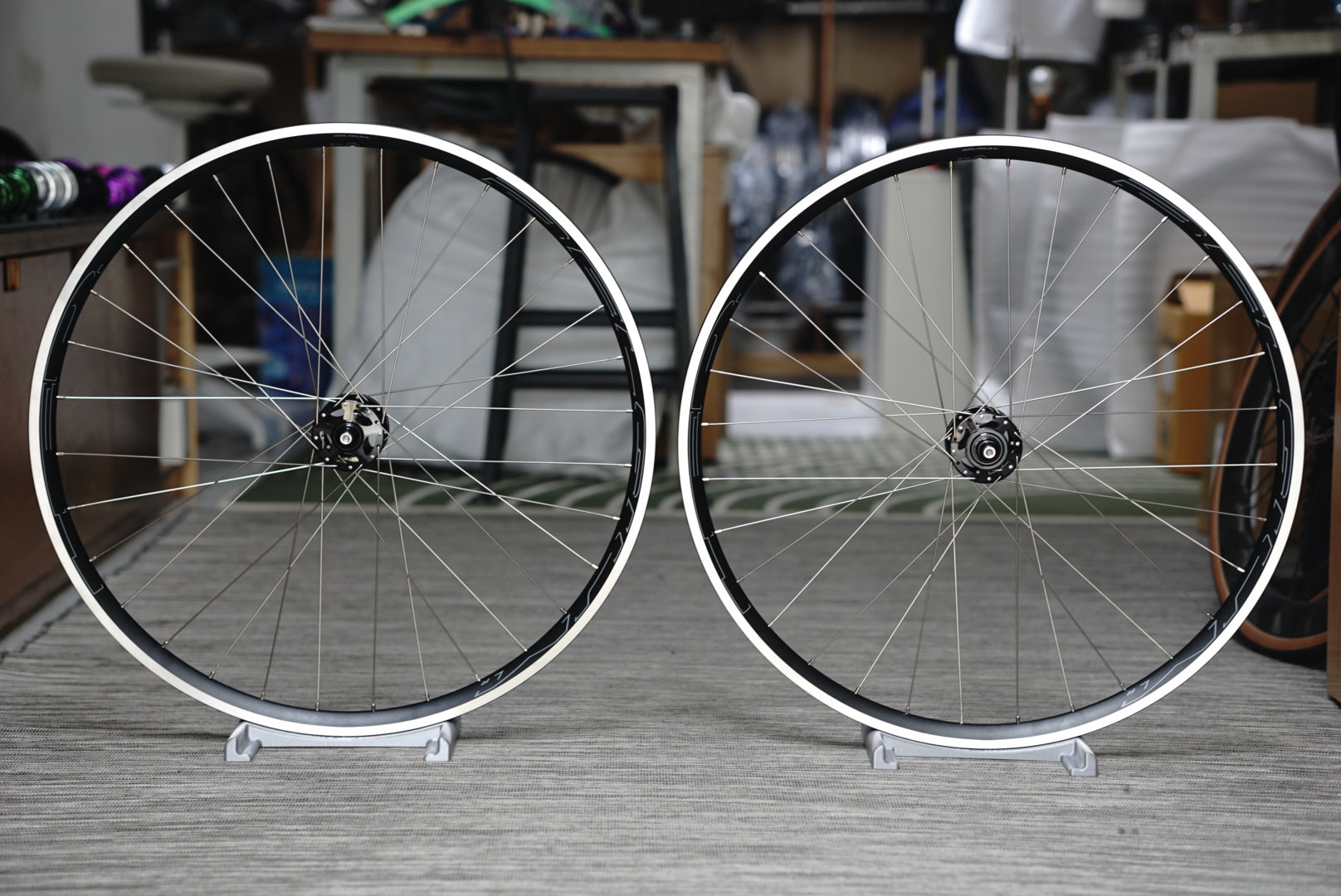 HED Belgium R // Mack WCS Track Hub – BuiltWheels