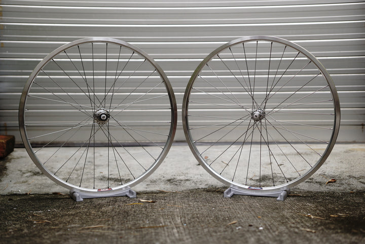 650B/27.5” Polished Velocity Cliffhanger Machined Side Wall Laced to Polished White Industries T11 32 hole