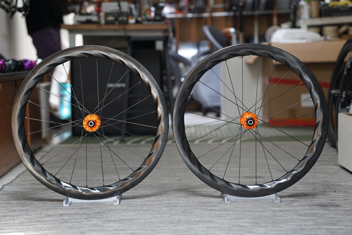 Light Bicycle Turbo 50 // Chris King R45D Matt Mango