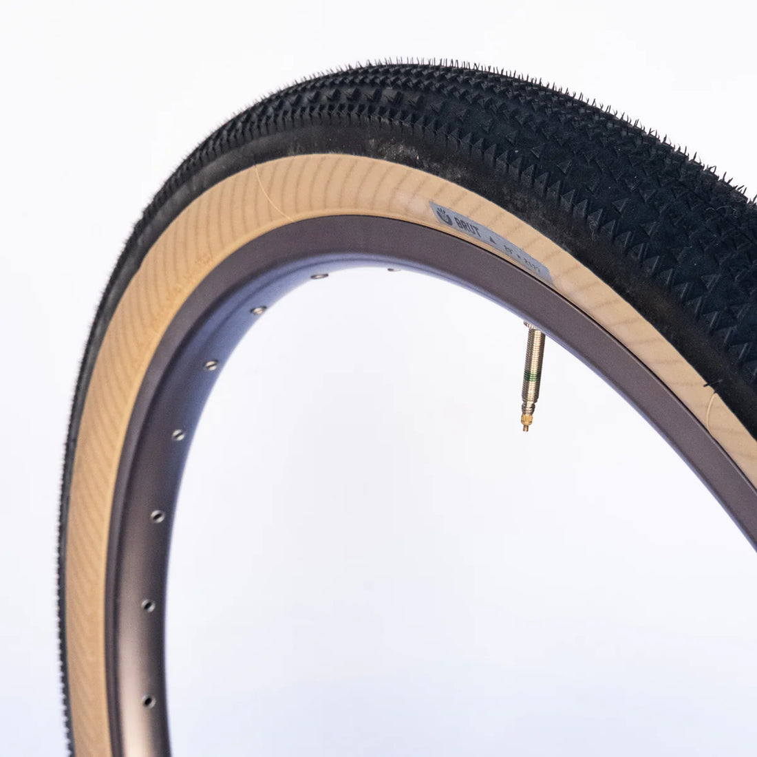 Ultradynamico BRUT JFF Tyre