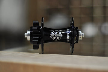 White Industries XMR Front Hub